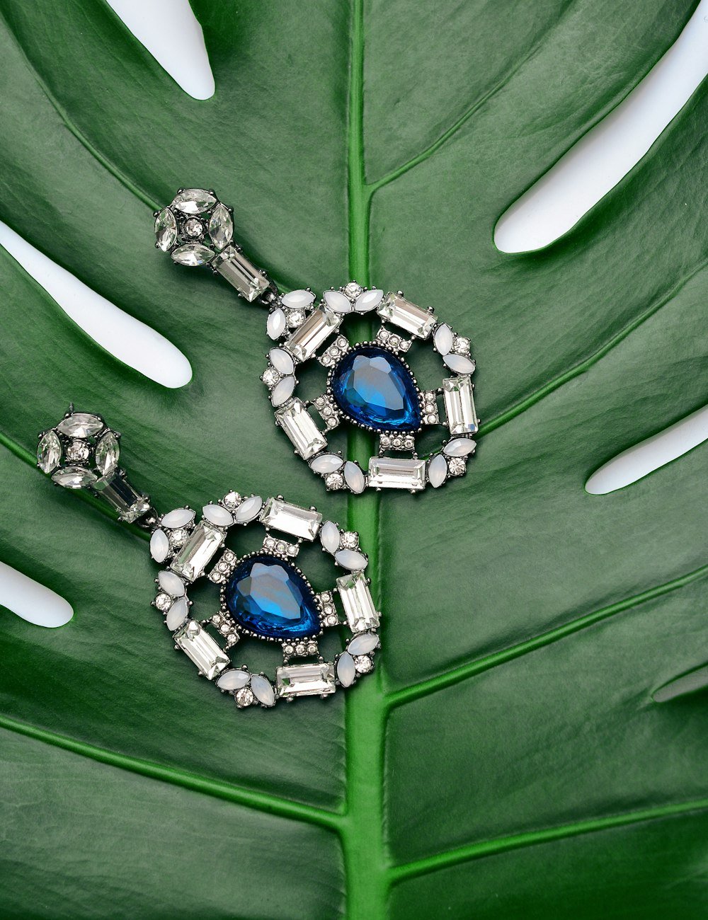 Pearl studs